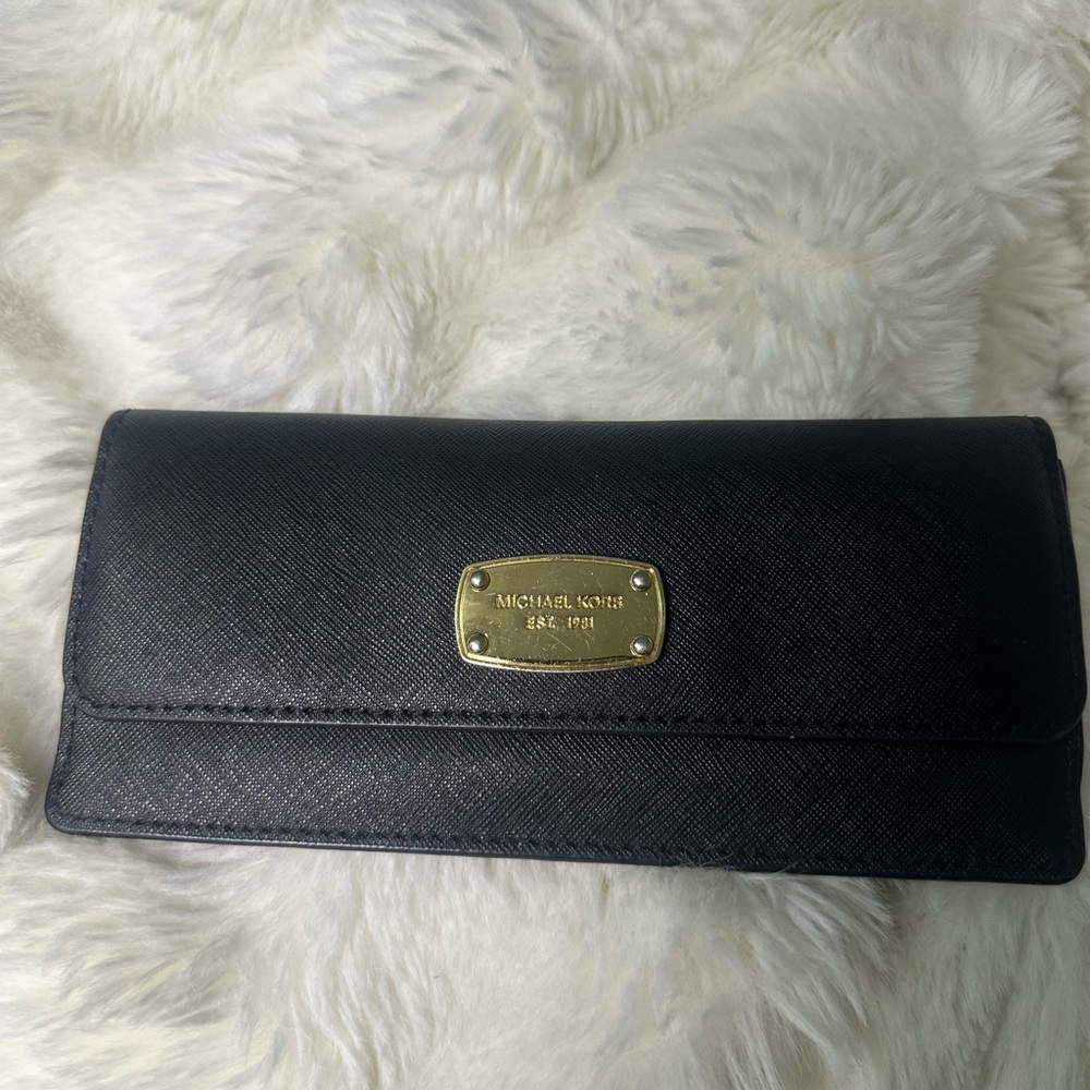 Elegant Black Leather Handbag and Wallet! - Picture 5 of 9